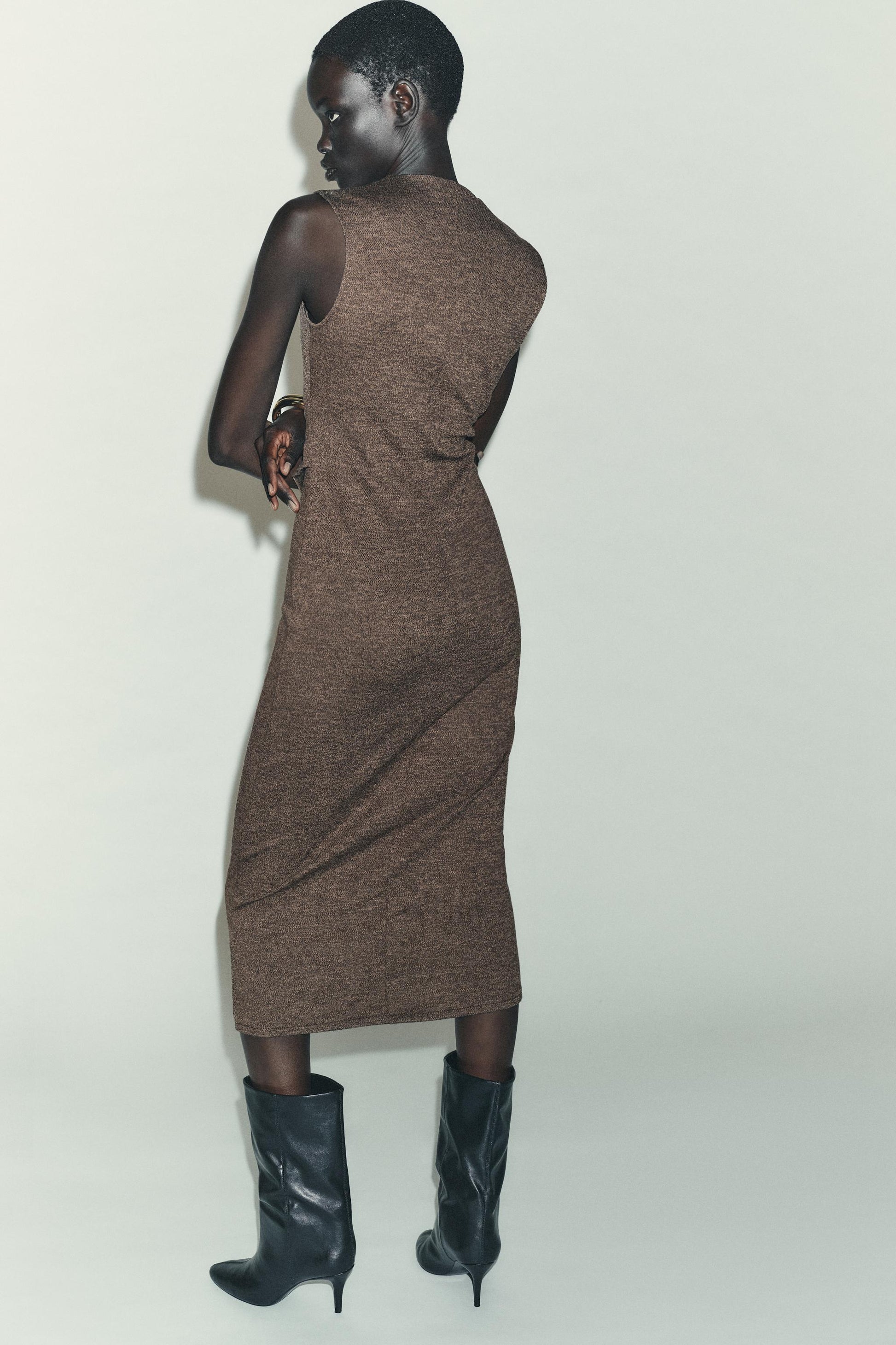 #6B554A, marron chiné